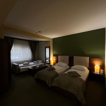Hotel Royale Galaţi Extérieur photo