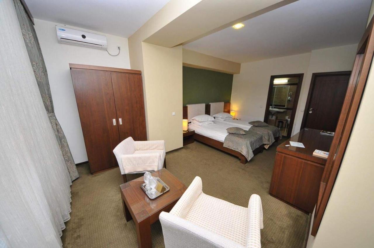 Hotel Royale Galaţi Extérieur photo