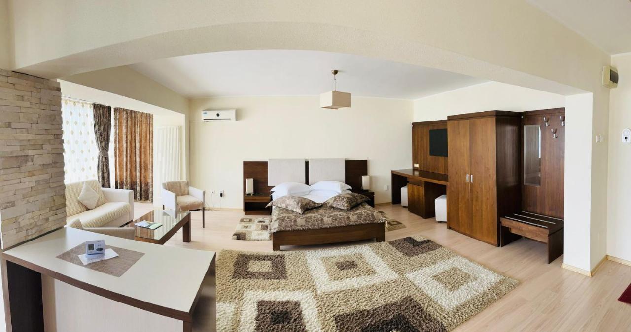 Hotel Royale Galaţi Extérieur photo