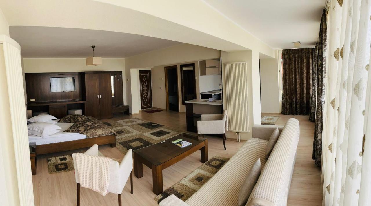Hotel Royale Galaţi Extérieur photo