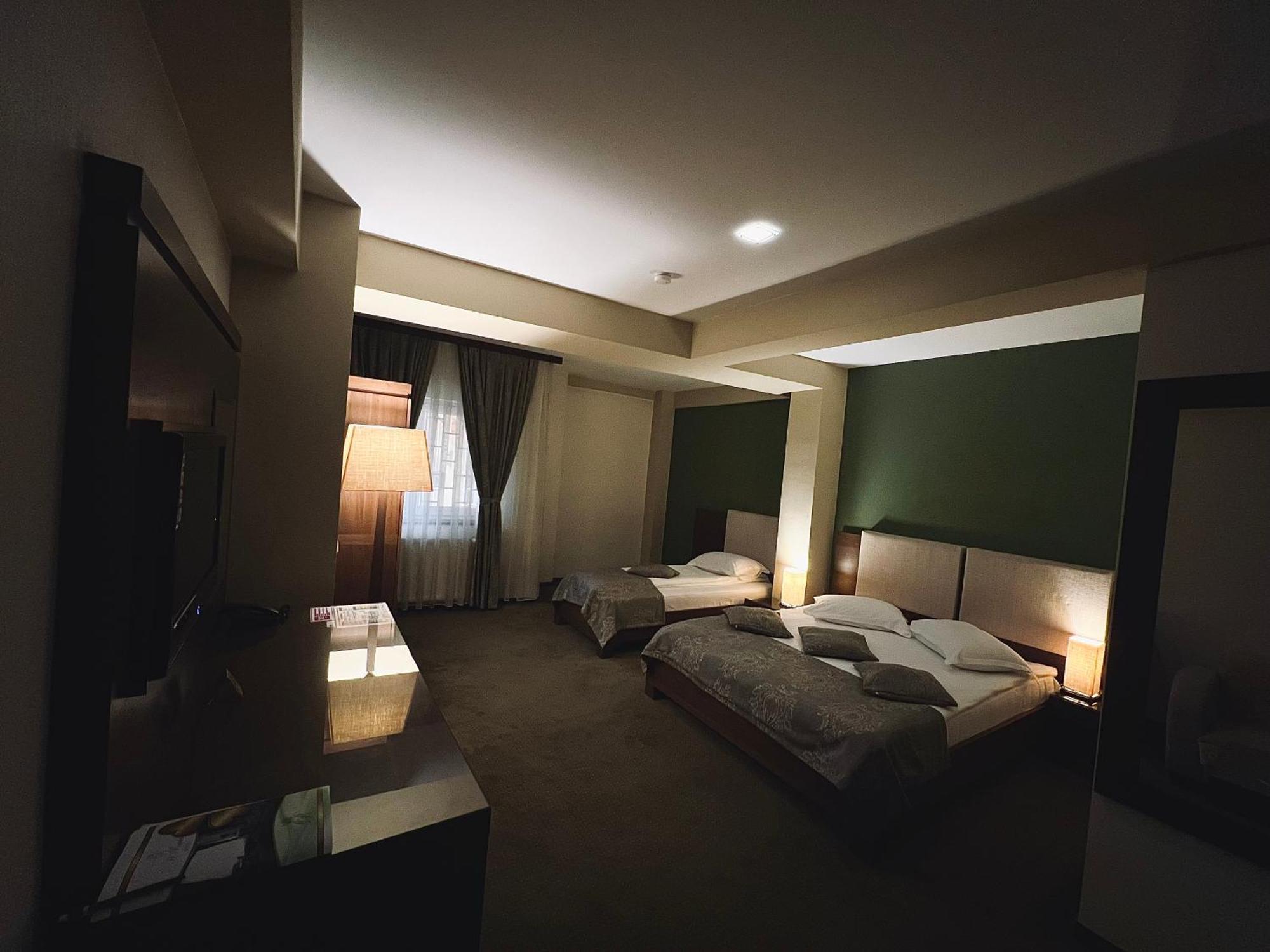 Hotel Royale Galaţi Extérieur photo