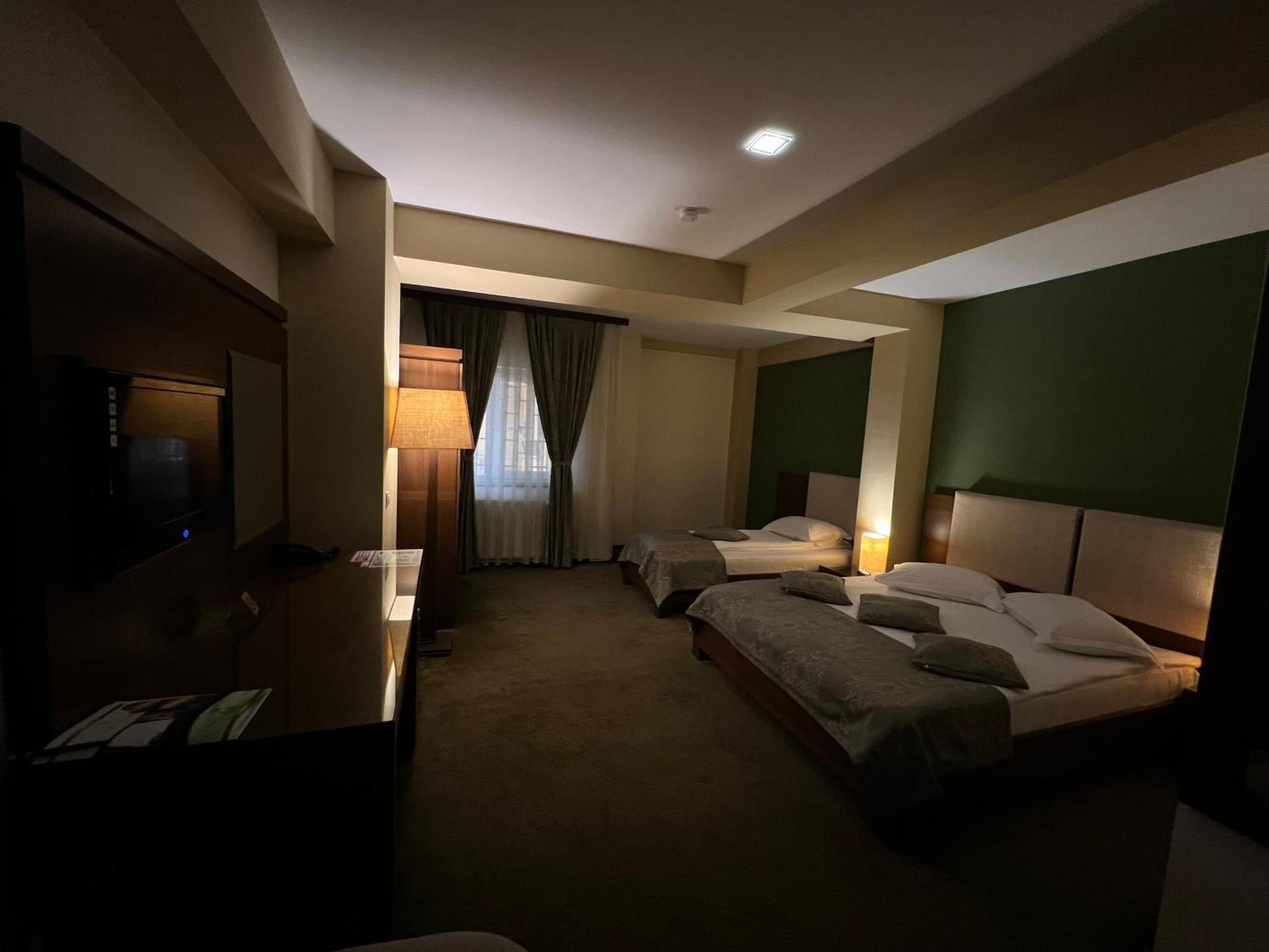 Hotel Royale Galaţi Extérieur photo