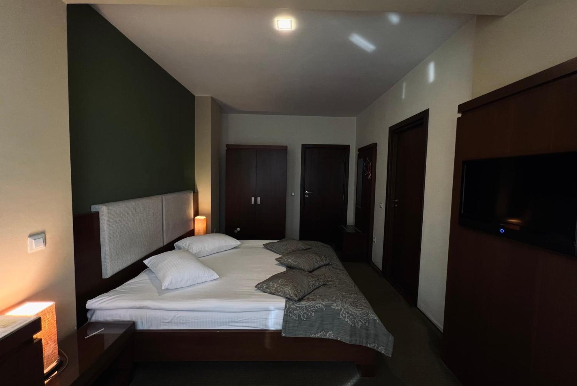 Hotel Royale Galaţi Extérieur photo
