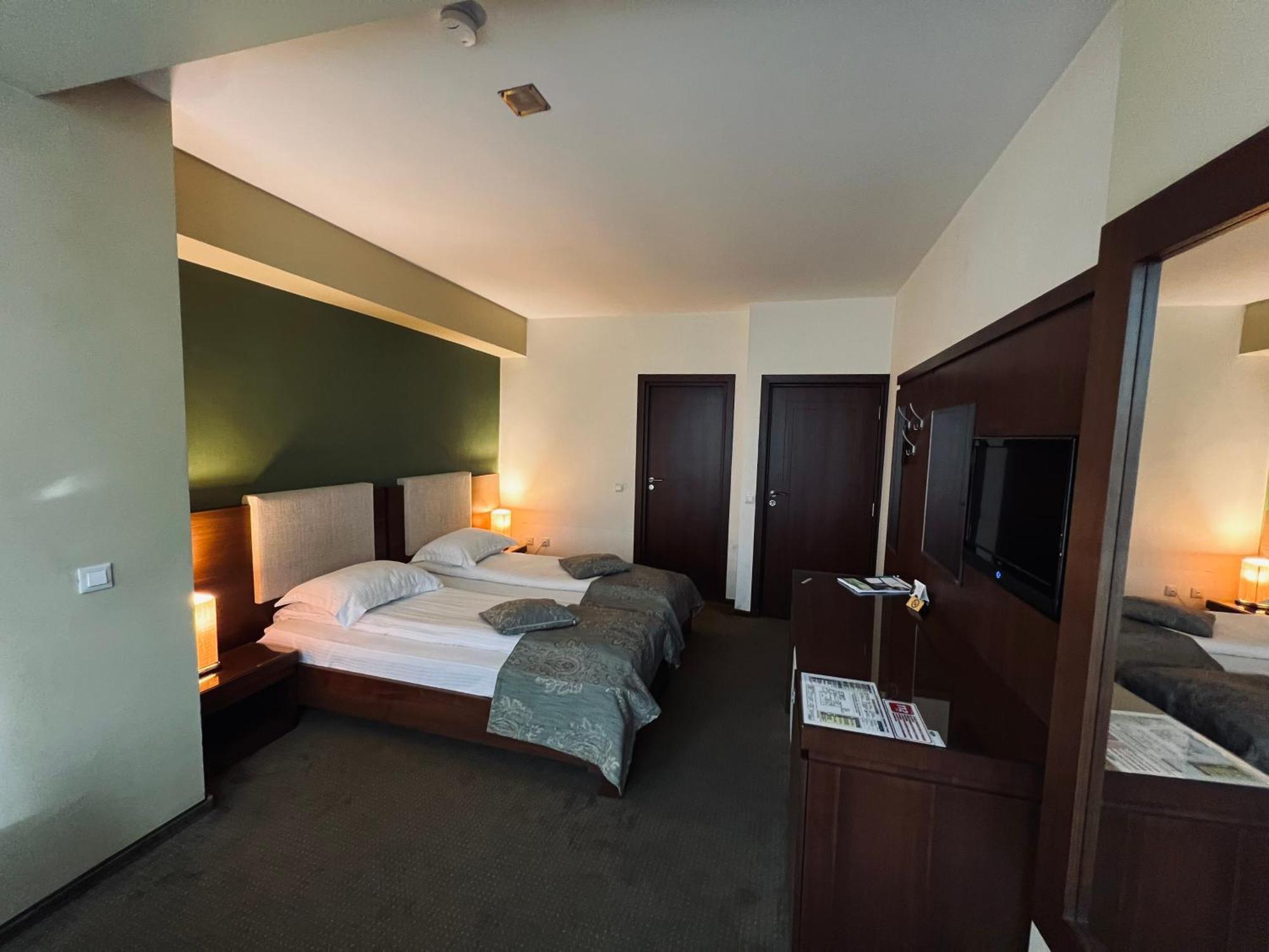 Hotel Royale Galaţi Extérieur photo