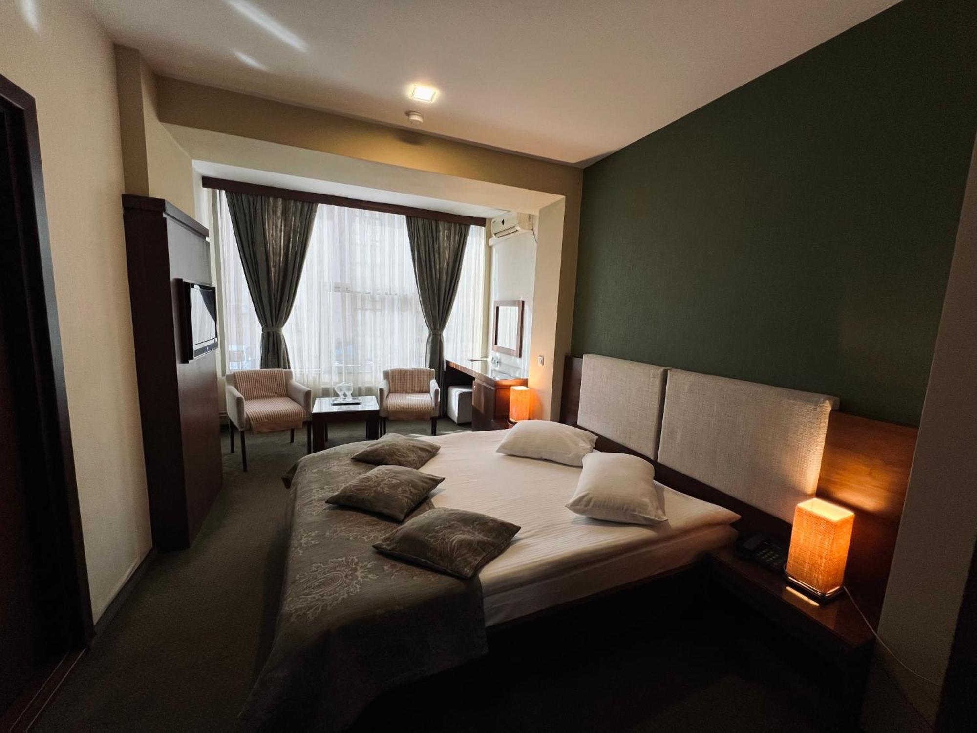 Hotel Royale Galaţi Extérieur photo