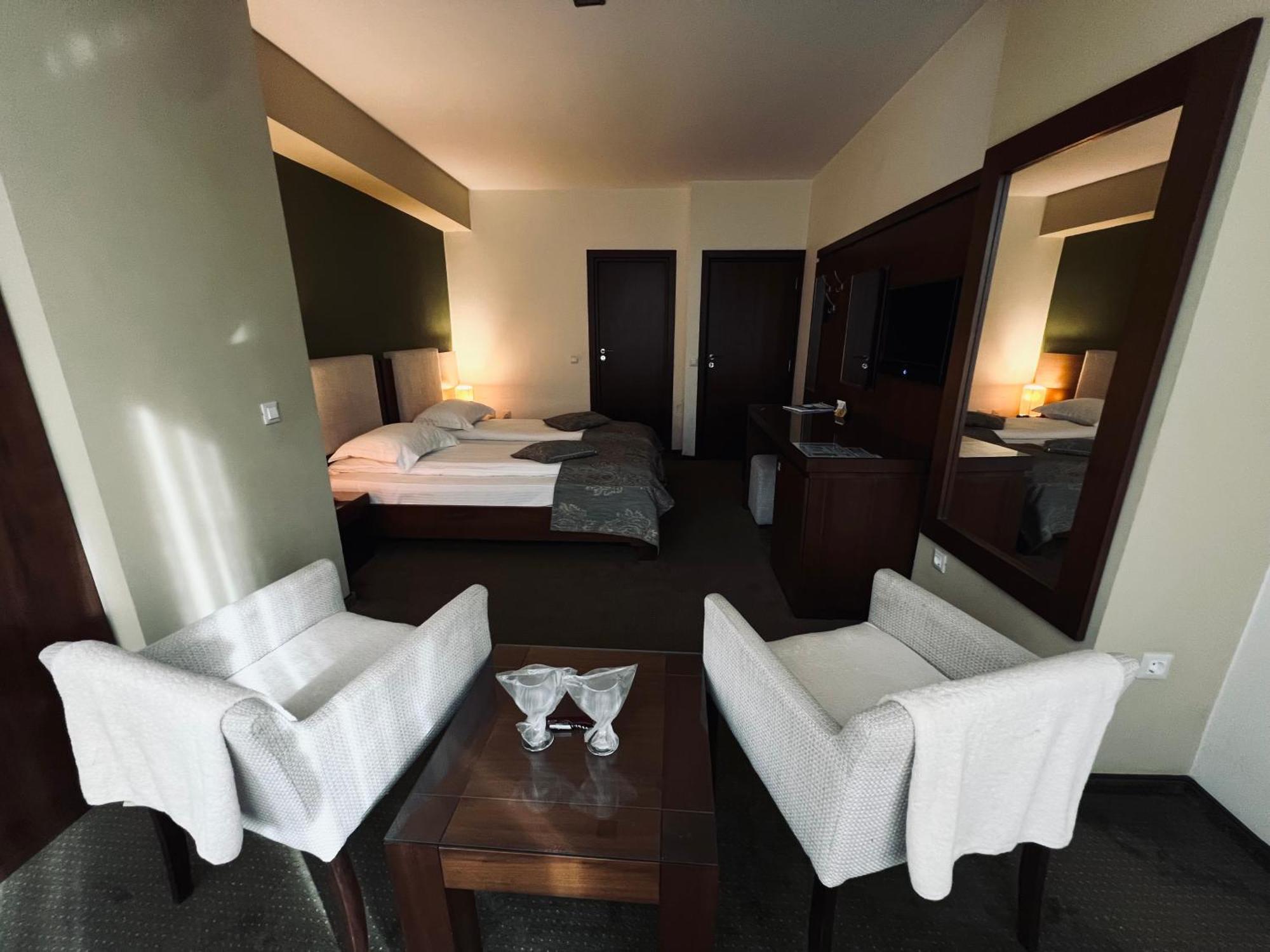 Hotel Royale Galaţi Extérieur photo