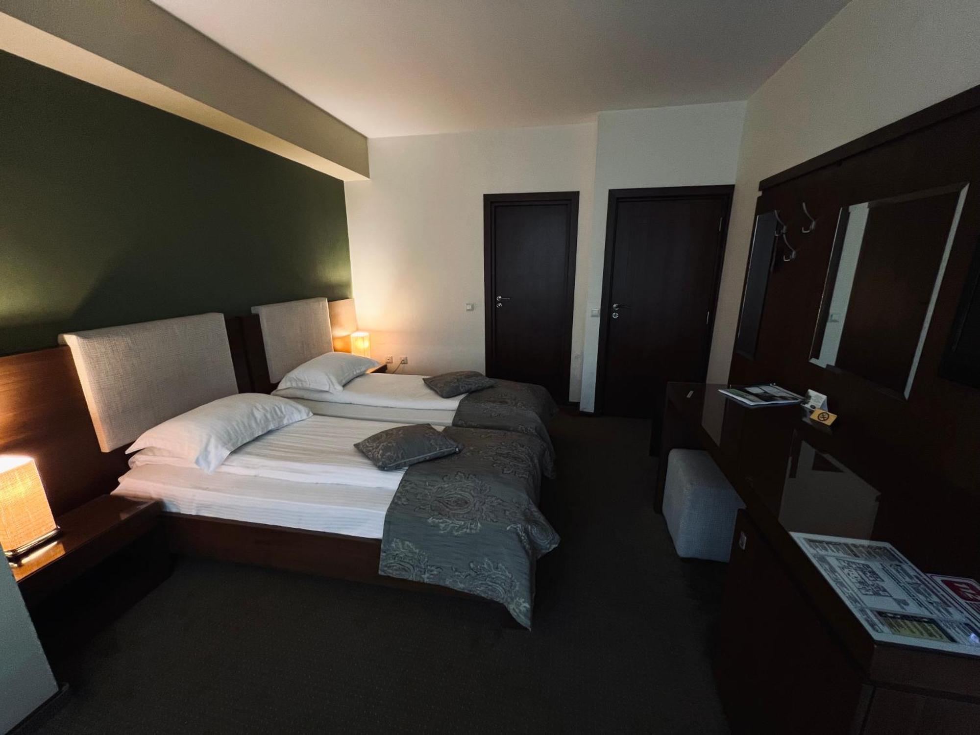Hotel Royale Galaţi Extérieur photo