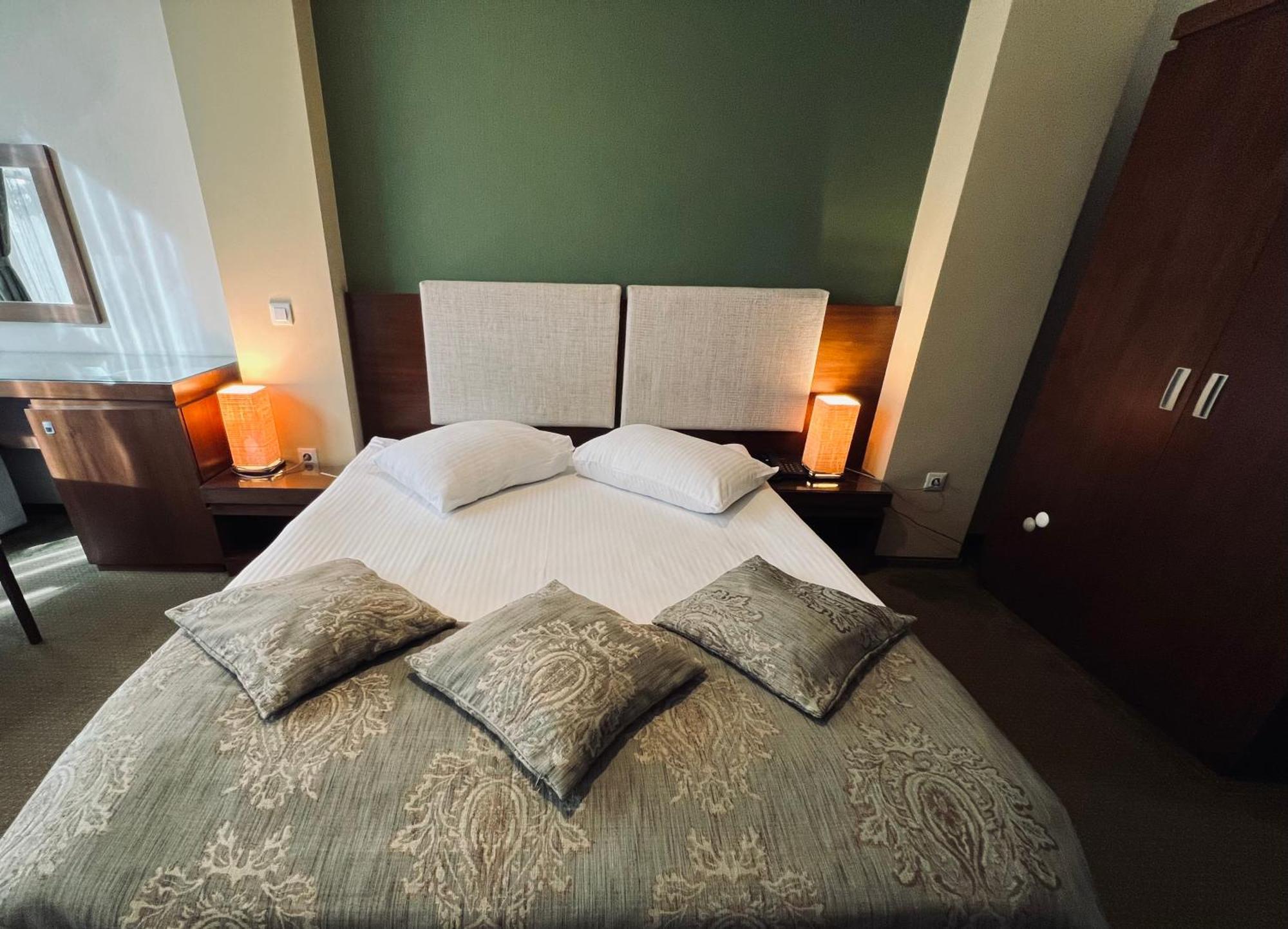 Hotel Royale Galaţi Extérieur photo