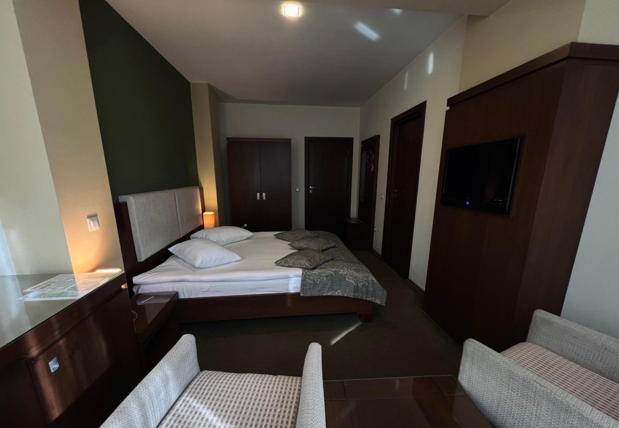 Hotel Royale Galaţi Extérieur photo