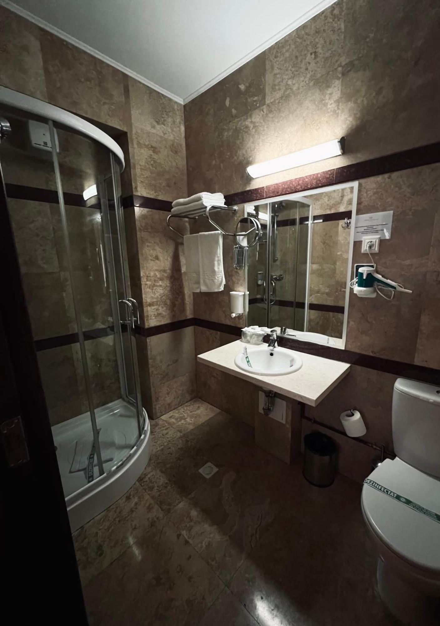 Hotel Royale Galaţi Extérieur photo