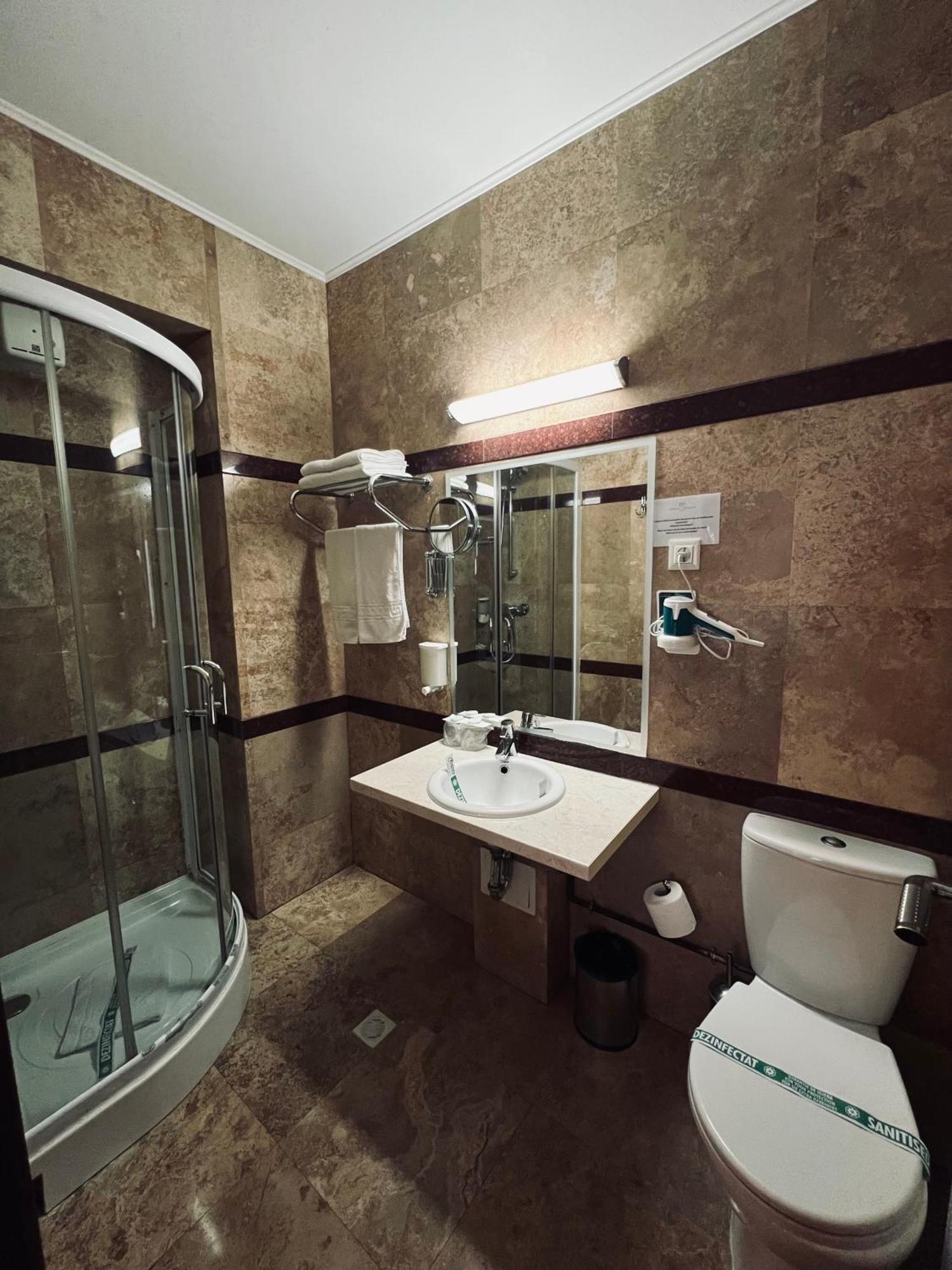 Hotel Royale Galaţi Extérieur photo
