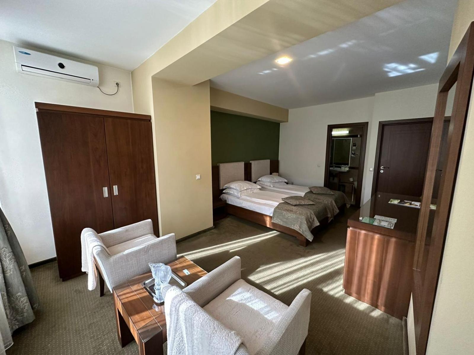 Hotel Royale Galaţi Extérieur photo