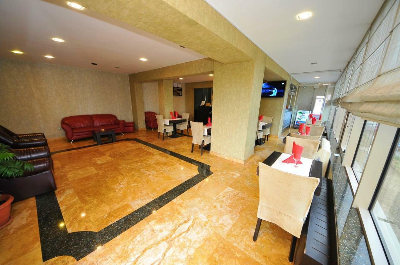 Hotel Royale Galaţi Extérieur photo
