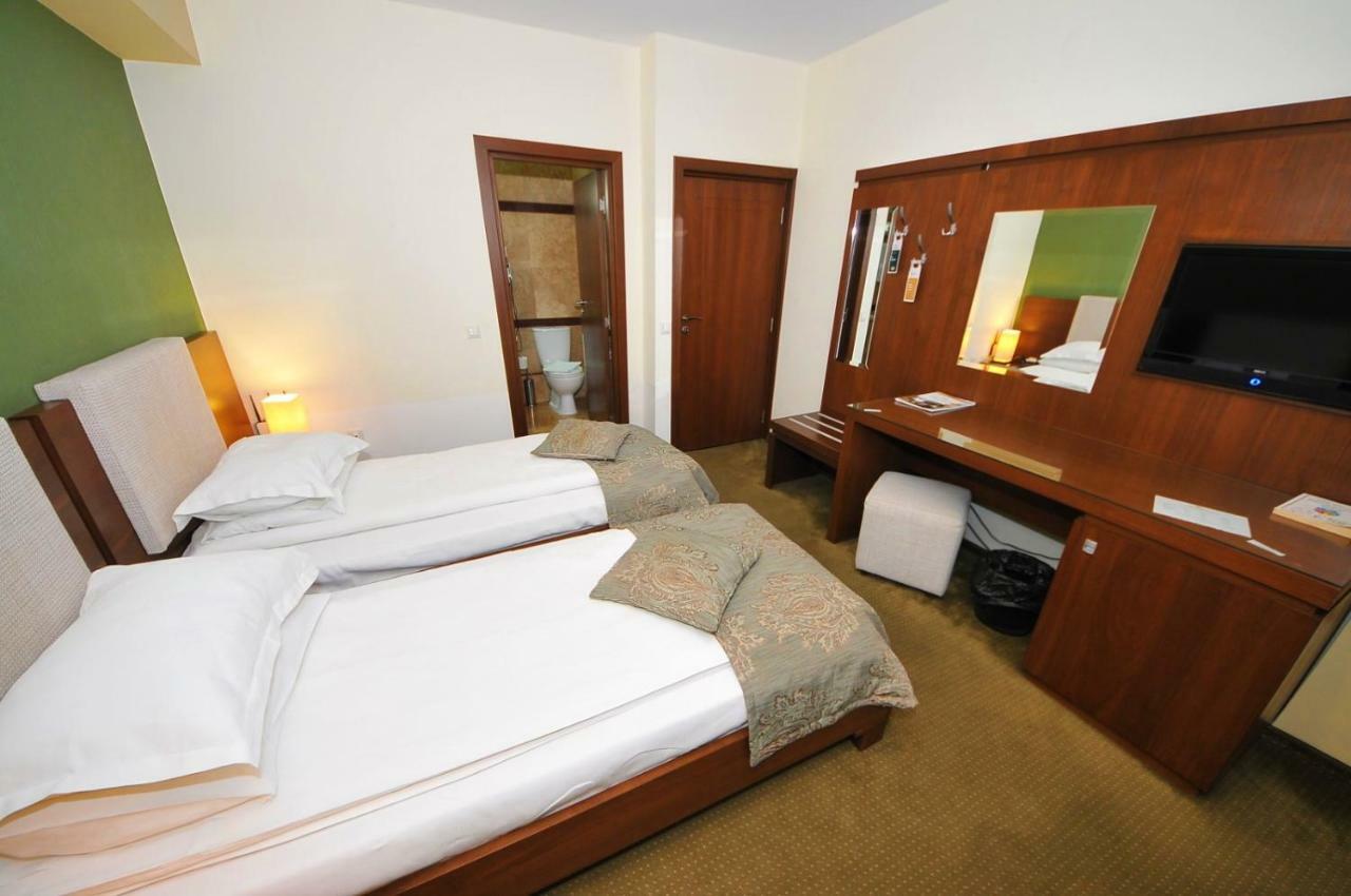 Hotel Royale Galaţi Extérieur photo